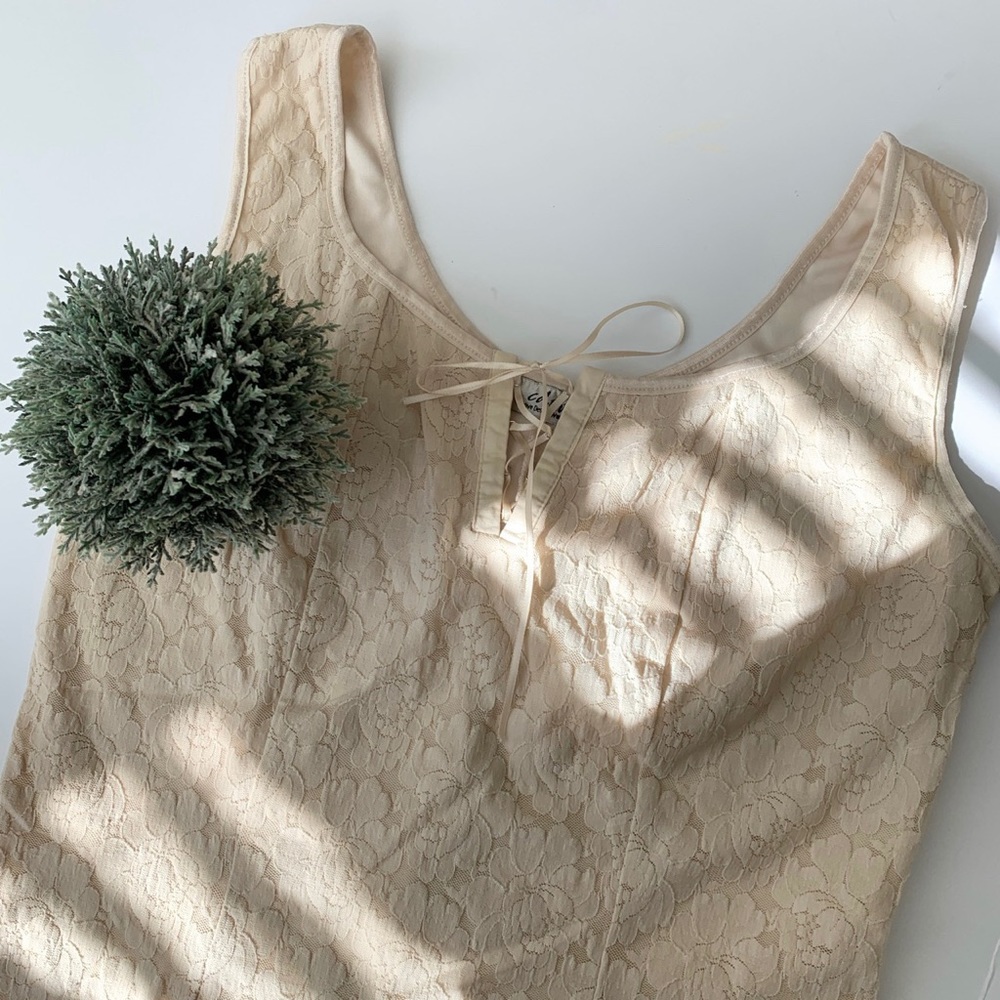 • vtg 90s cream corset style tank •